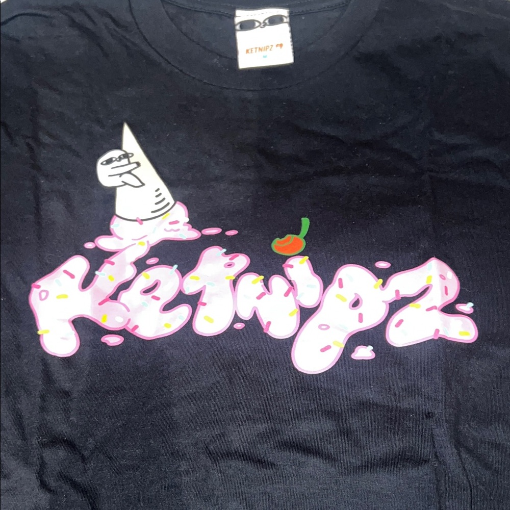 Ketnipz size medium short sleeved crew neck t shirt NEW WITHOUT 🏷️